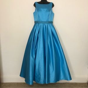 ED Young Aqua Prom/Ball Gown w/ Side Pockets - Size: XL